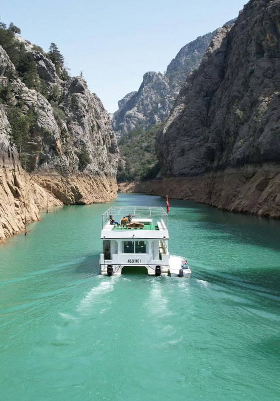 Green Canyon Boat Tour